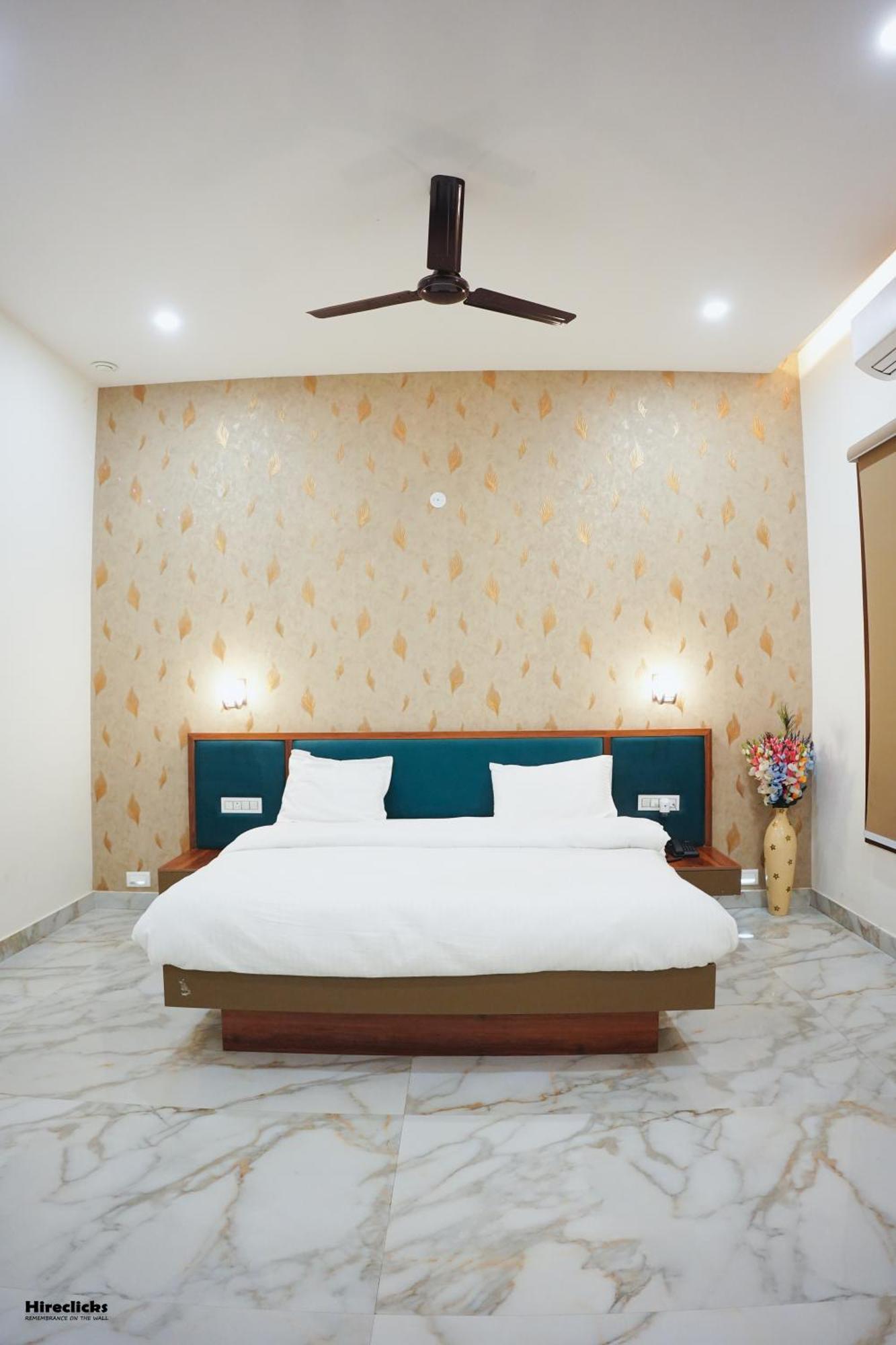 The Krati Resort & Convention Centre Bareilly Extérieur photo