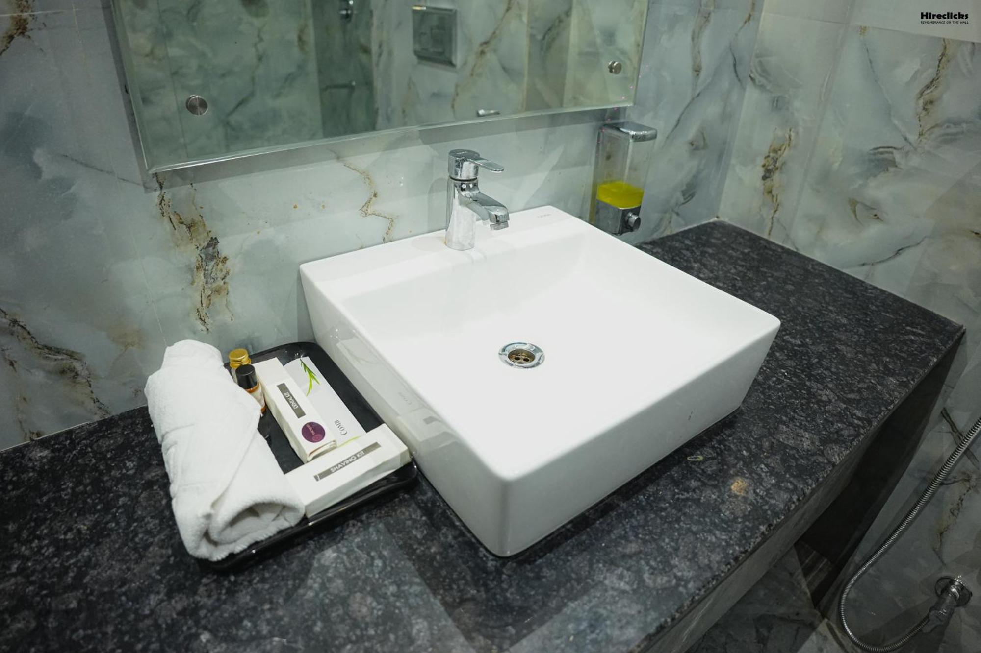 The Krati Resort & Convention Centre Bareilly Extérieur photo